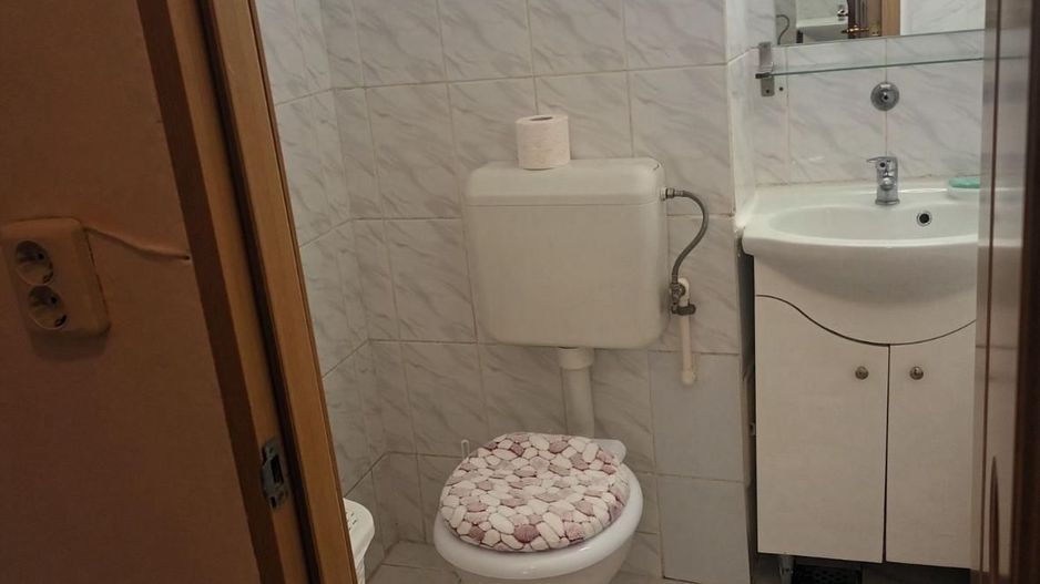 AP. 2 TITAN -  2 BAI, RENOVAT - MASINA DE SPALAT VASE, METROU 5 MINUTE - Poză 6