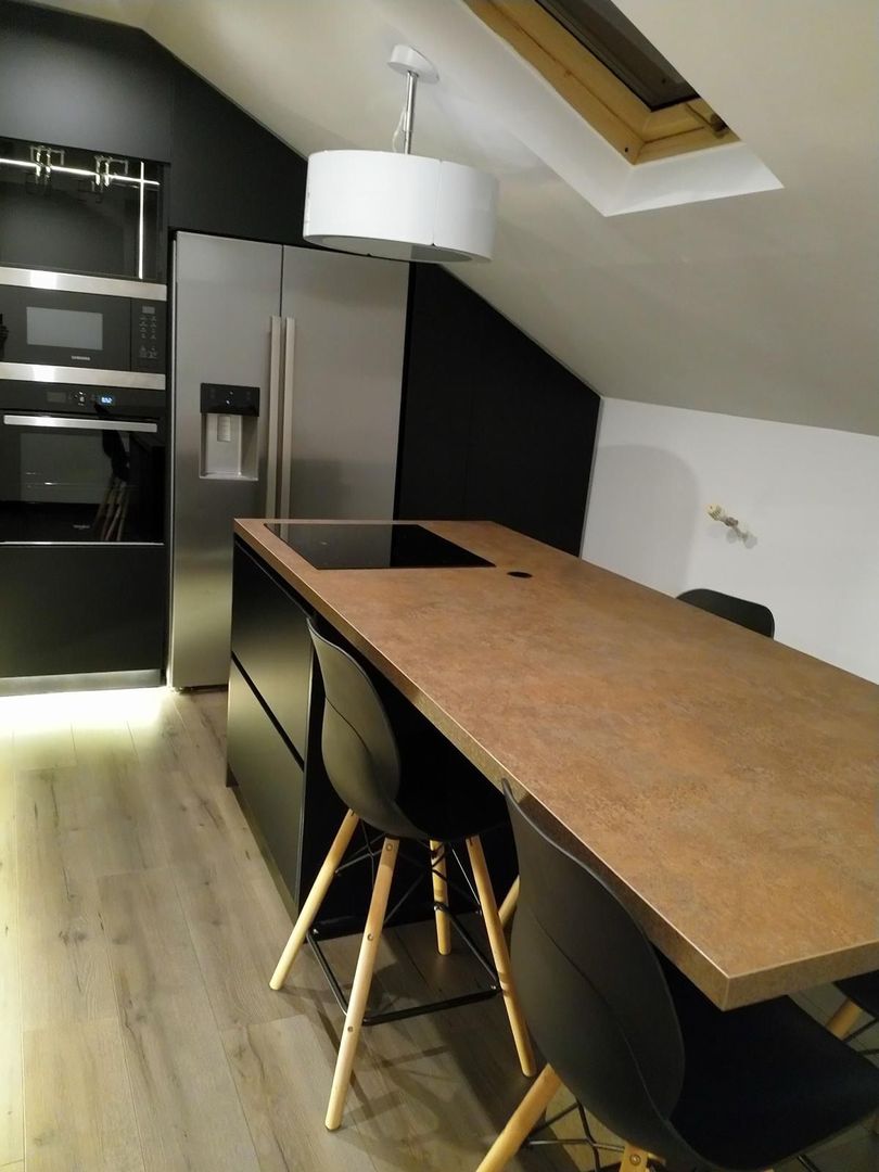 Casa S+P+E+M | 605 mp utili | 10 camere | 3 bucatarii | 4 bai | 3 terase | Garaj - Poză 12