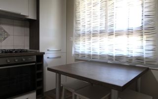 Apartament la casa, 2 camere, 2 bai, centrala proprie. - Poză 6