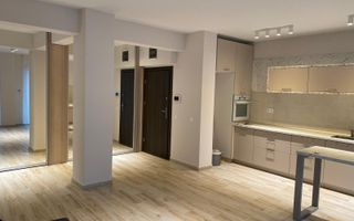 Apartament ultracentral de inchiriat cu parcare - Poză 1