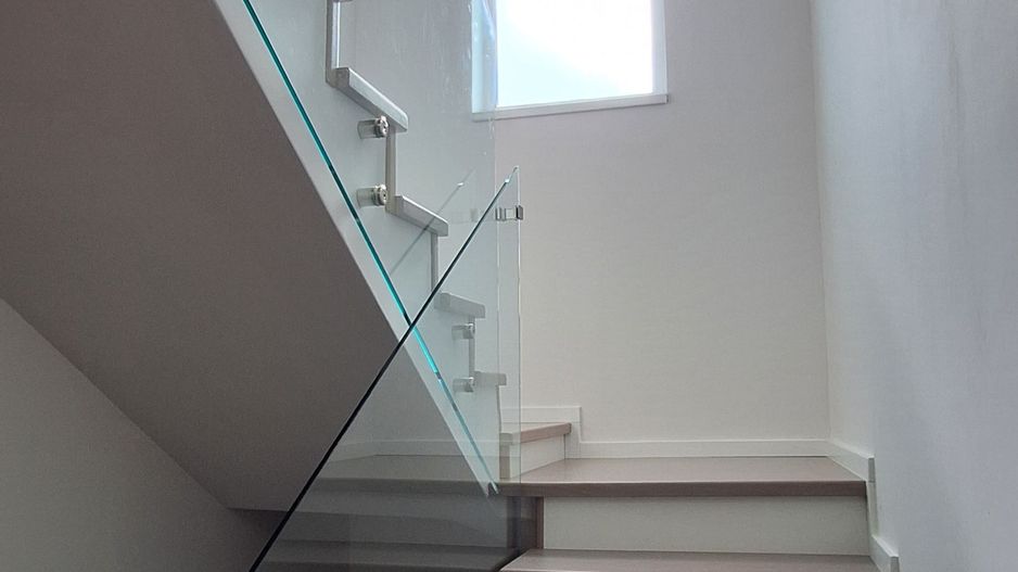 Duplex superb despartit prin garaj - Poză 17