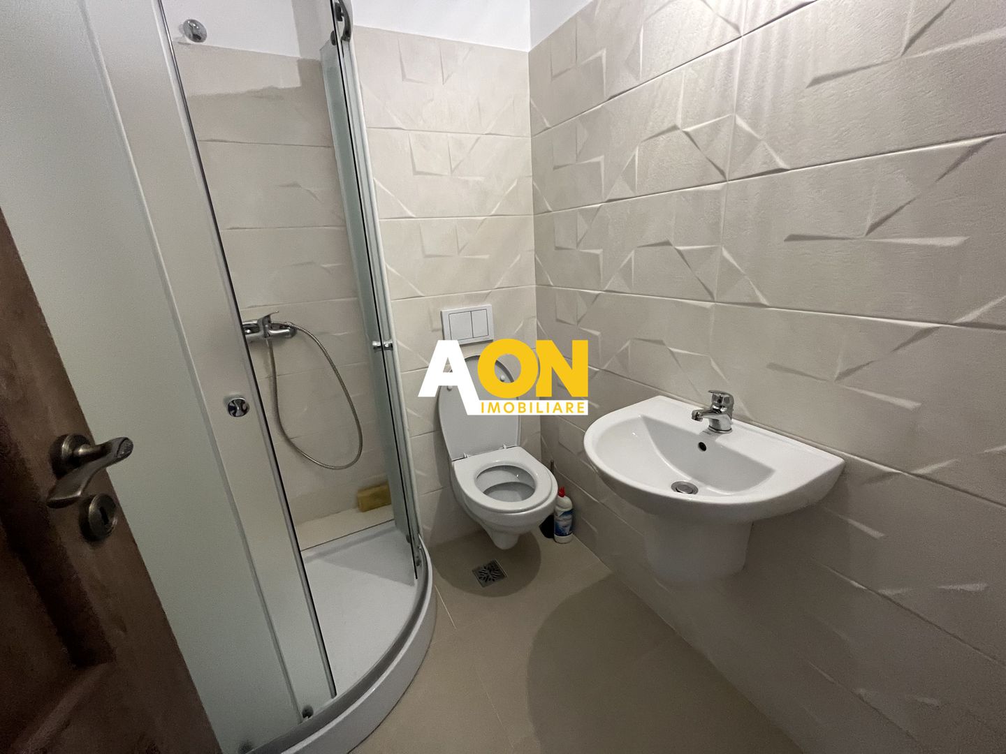 Apartament cu 3 camere de inchiriat, etaj 1, loc de parcare, balcon - Poză 10