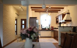 Casa 4 camere, de vanzare 138 mp utili - Poză 8