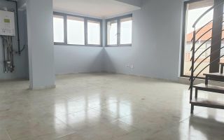Apartament cu 2 camere scara interioara zona Buziasului comision 0% - Poză 2