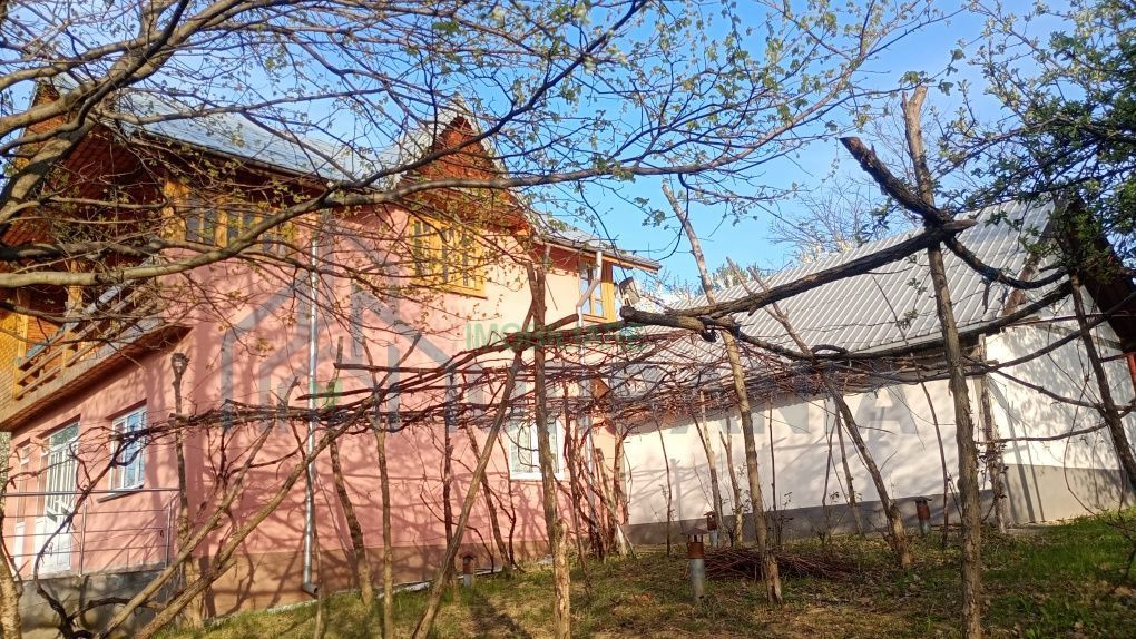 Teren de 2000 mp cu casă în Bucium Pietrarie, Iași – 3 camere, 2 băi, garaj - Poză 2
