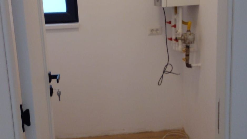 Reședință Modernă cu Finisaje Distinse - Poză 23