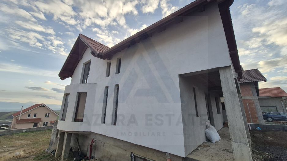Casa 5 camere 2 bai garaj la subsol si teren 500 mp in Sura Mare - Poză 3