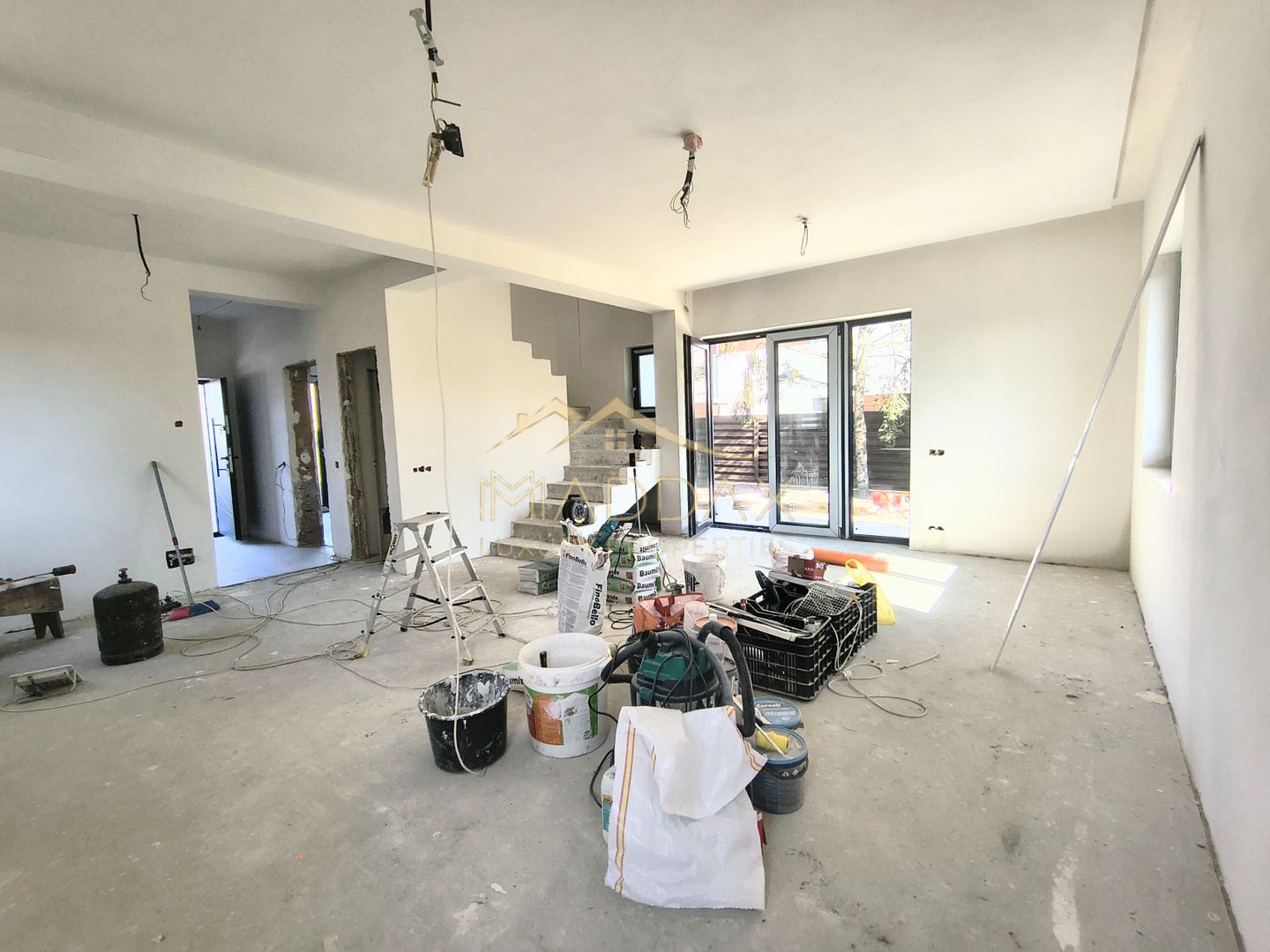 Vila moderna 6 camere // 190mp // teren 300mp // Tunari - Poză 8