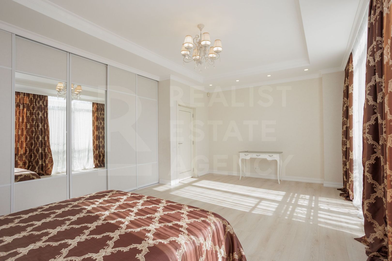 Chirie, apartament, 3 camere, Strada Bernardazzi, Centru - Poză 3