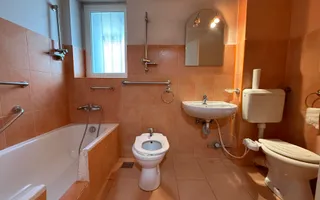 Apartament 4 camere, parter inalt zona Punctele Cardinale - Central - Poză 11