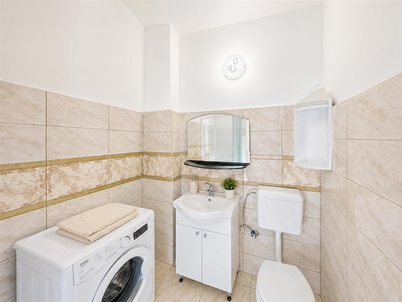 Casa cu spatiu comercial, 1.000mp teren anexe, areal Central, Reghin - Poză 8
