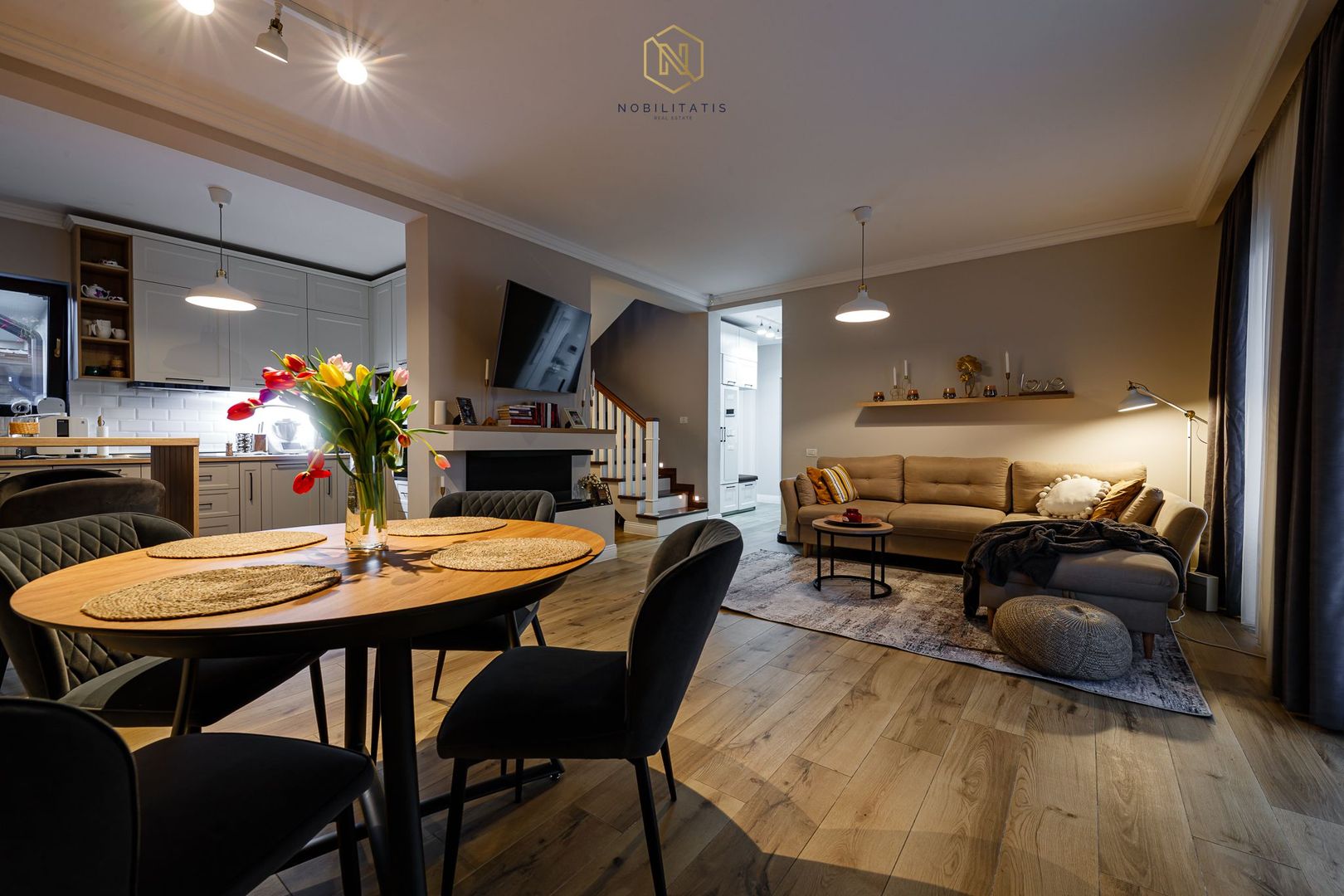 Casa Superba cu Garaj | 4 dormitoare | Liziera Padurii, Central | Com0 - Poză 10