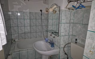 Inchiriez Ap. 2 cam.,semidec, etaj 4 acoperit,C.T, necesita investitii - Poză 7