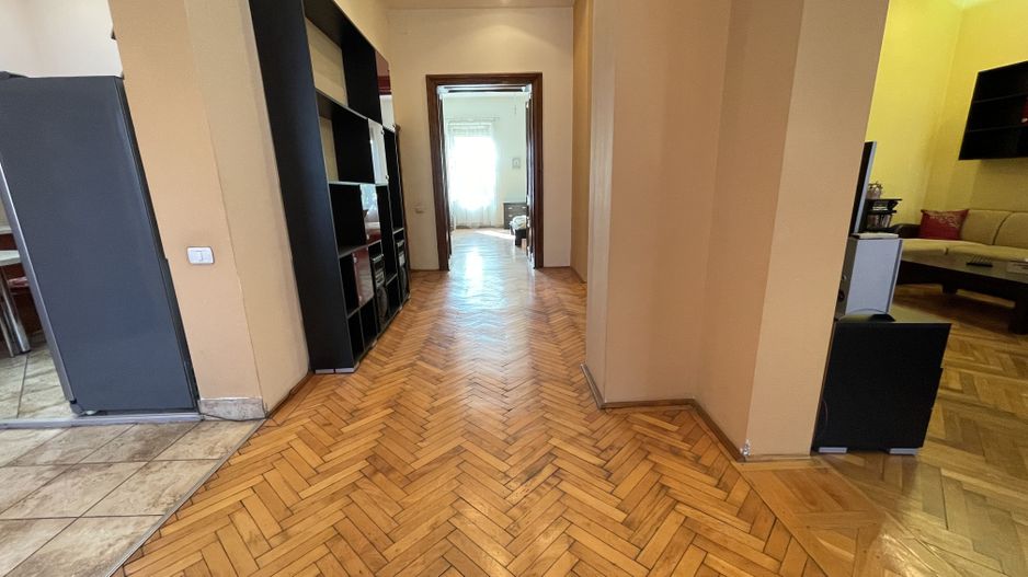 Apartament  spatios de vanzare intr-o cladire istorica - Poză 2