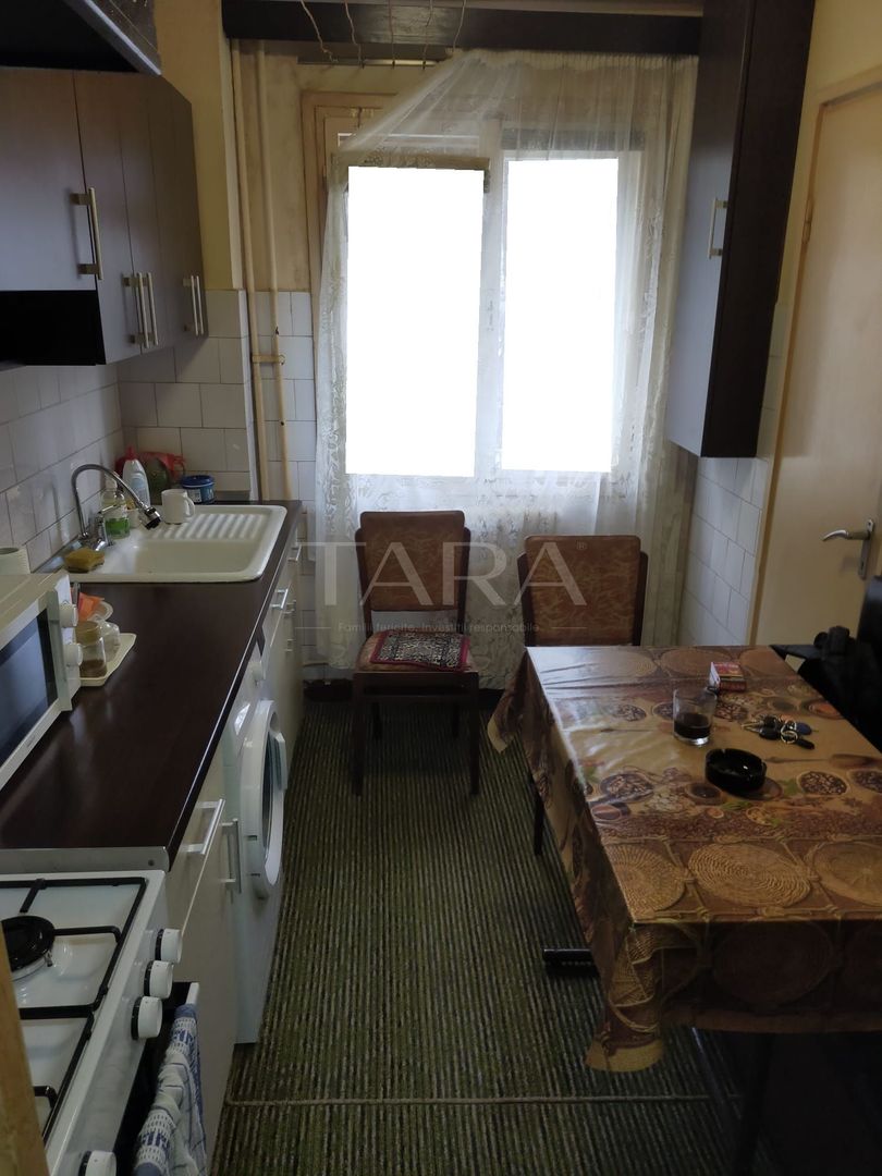 Apartament cu 3 camere decomandate, 2 băi și 2 beciuri, Mănăștur . - Poză 4