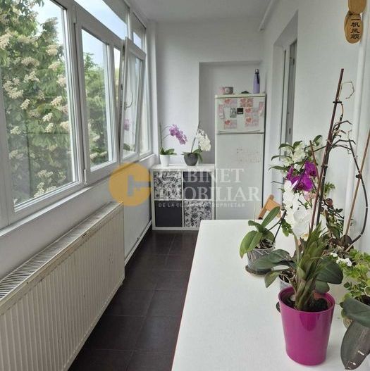 Nicolina 2 Prima Statie 3 camere 76mp - etaj 3/4 - renovat - Poză 7