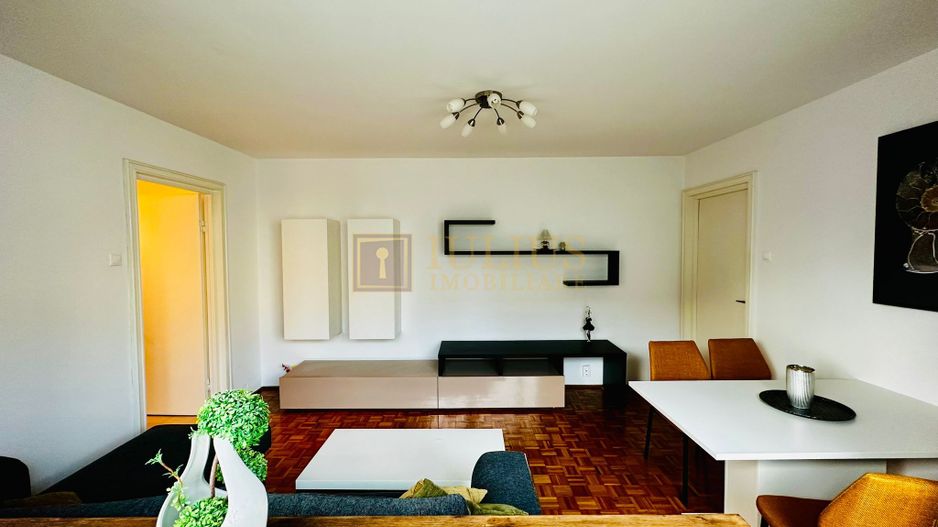 4 camere, 2 bai, centrala proprie - Poză 2