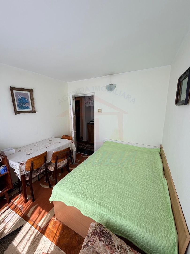 Vanzare apartament cu 4 camere in Micro 13, etaj 3, pret 65 000 euro - Poză 5