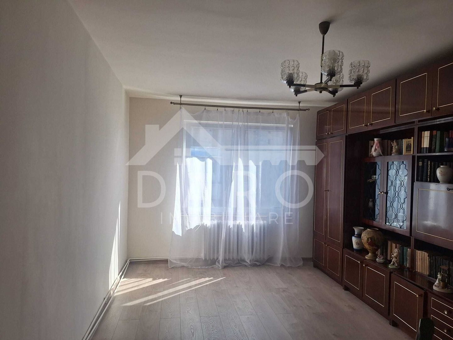 Apartament cu 4 camere, confort I – Tudor - Poză 2