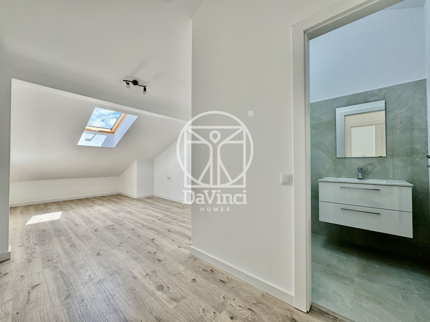 Penthouse 5 camere - 3 bai, terasa, intabulat  (91Q-Mo-ap.7) - Poză 15