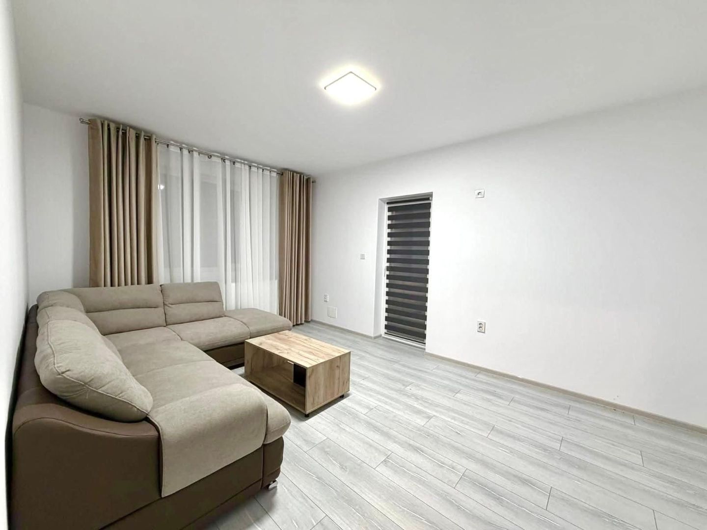 Apartament 2 camere - 2 locuri de parcare - Giroc - Poză 1