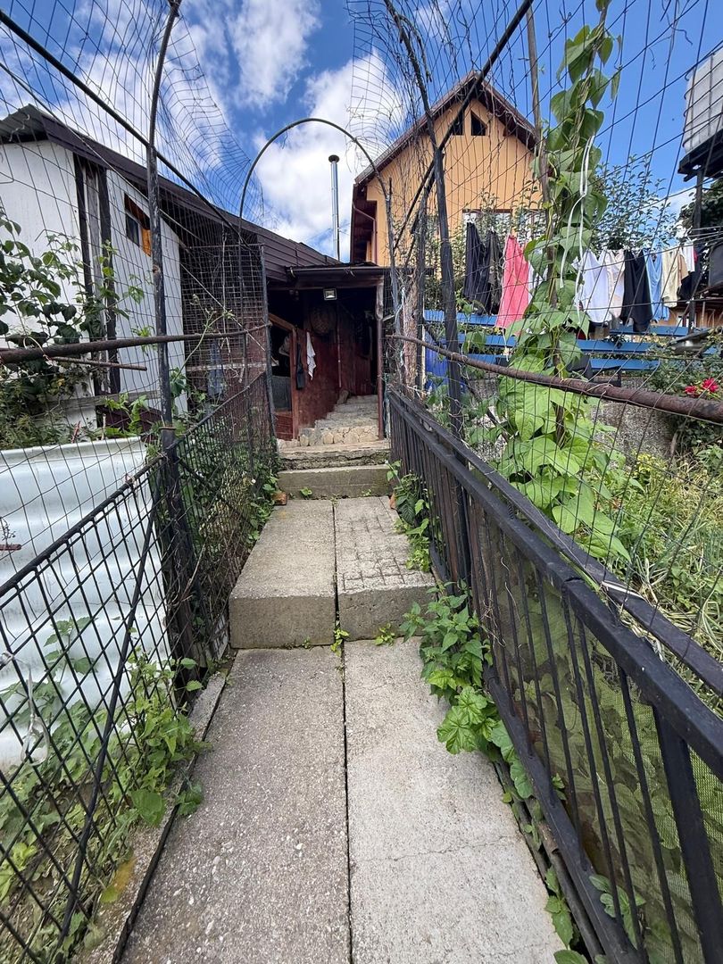 Vila S+P+1,+ garaj inchis + terasa si teren intravilan 6300 mp - Poză 40