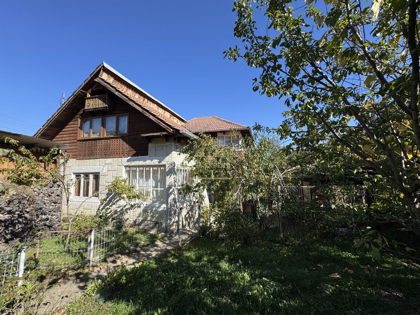 CASA 4 CAMERE TEREN 800 MP CAPUL PISCULUI COMUNA GODENI JUD. ARGES - Poză 1