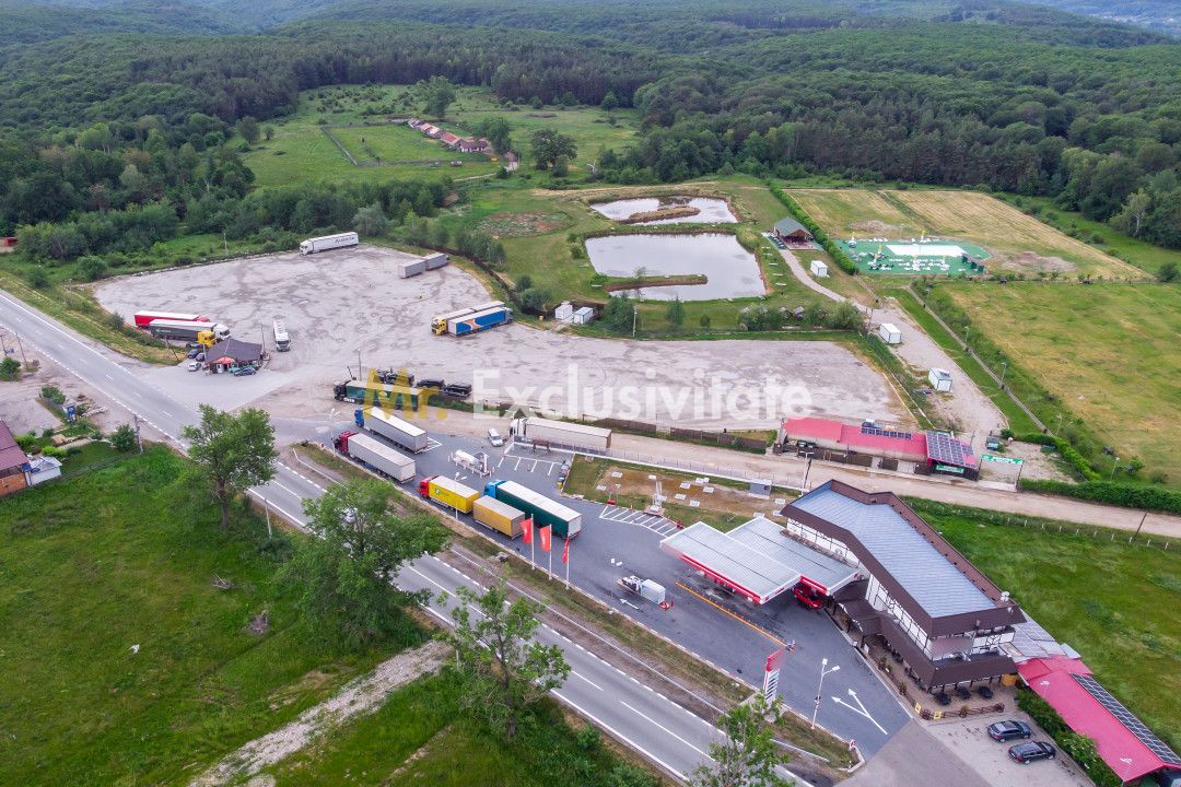 Afacere functionala - MOTEL si CAMPING cu terasa, piscina si lacuri pescuit - Poză 12