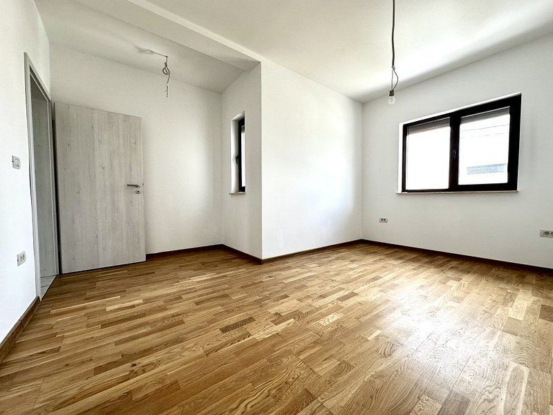 Duplex 5 camere, zona liniștită, in Dumbrăvița - Poză 16