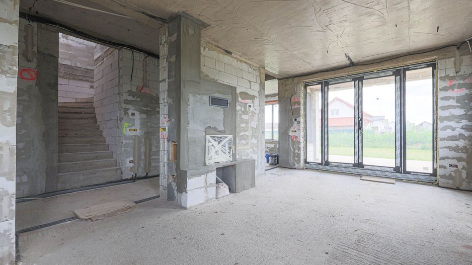 PROPRIETATE VÂNDUTĂ! Vilă spațioasă– Via Carmina, Arad. - Poză 5