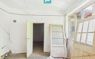 CASĂ ÎN ZERIND PE PRINCIPALĂ CU TEREN DE 1440 MP - Poză 8