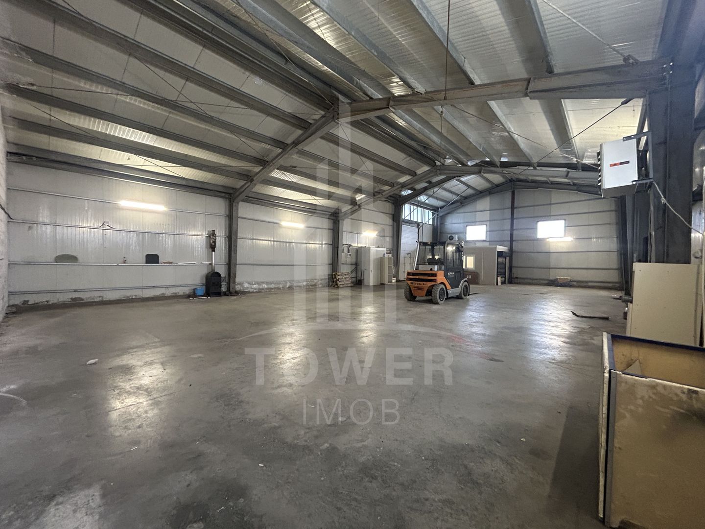 Hală Industrială Modernă 300 mp – Birou, Curent Trifazic și Acces Securizat - Poză 5
