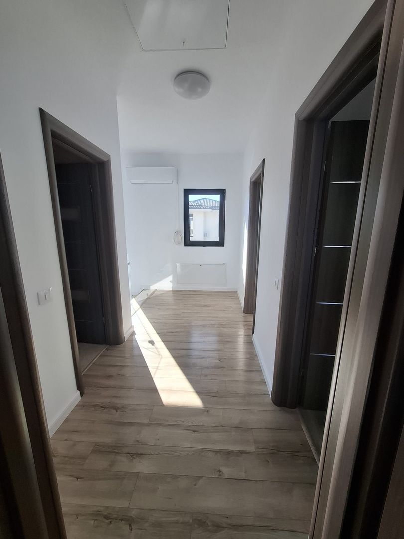 Vila individuala SUPERBA Tunari, ZONA BUNA, TOATE utilitatile - Poză 14