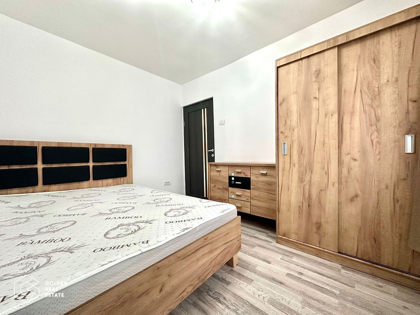 Apartament 2 camere, Micalaca, etaj 1, centrala proprie si parcare - Poză 4