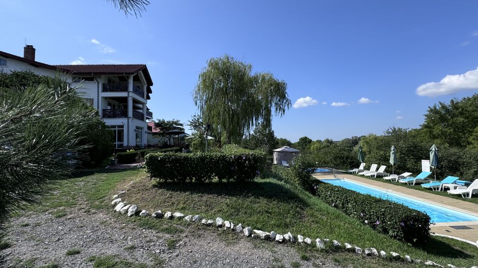 Hotel 20 camere Delta Dunarii 50 m deschidere teren 6000 mp acces auto - Poză 44