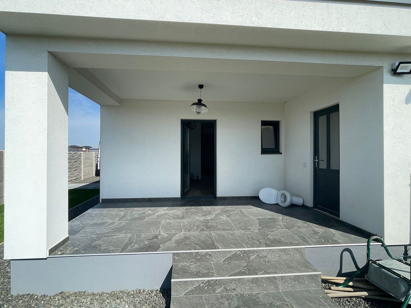 Duplex cu arhitectura deosebita - Mosnita Noua - Poză 16