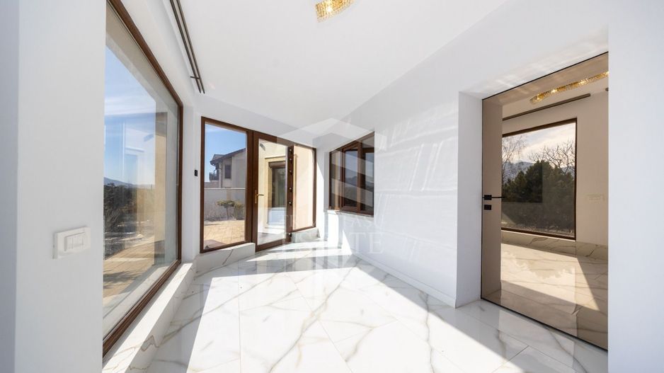 Sacele-Casa 6 dormitoare + 4 bai teren 979 mp. - Poză 37