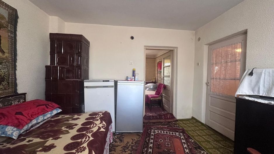 Vanzare casă cu teren mare în satul Cazaci – aproape de Târgoviște - Poză 4