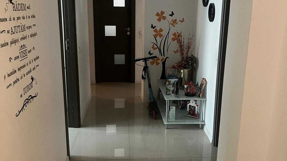 Apartament 4 camere,Micro 18, etaj 3 - Poză 3