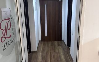 Spatiu birouri ultracentral 3 camere compartimentat 60 mp - Poză 1