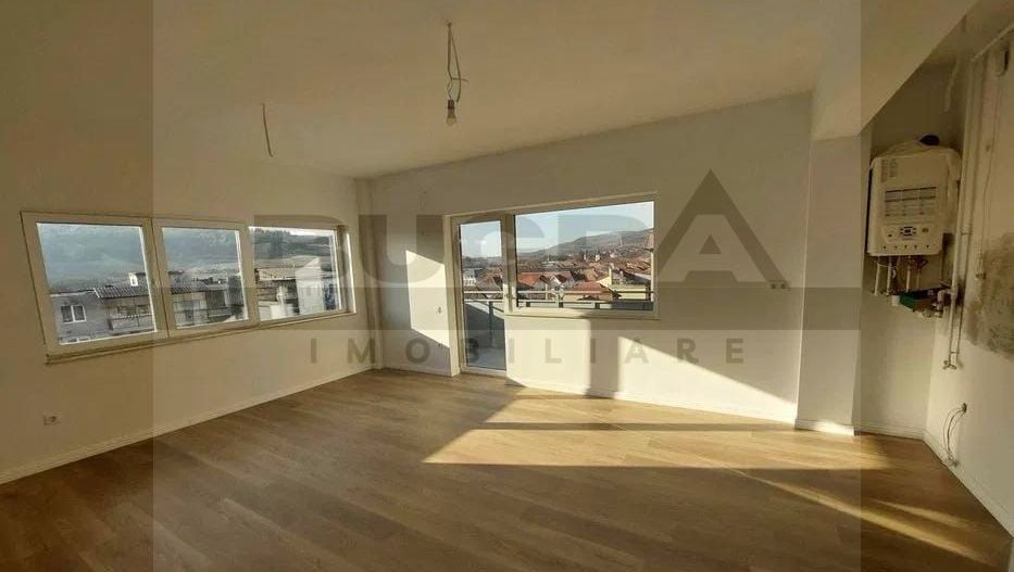 Apartament finisat cu 3 camere, 75 mp,  parare, zona Baciu Regal - Poză 1