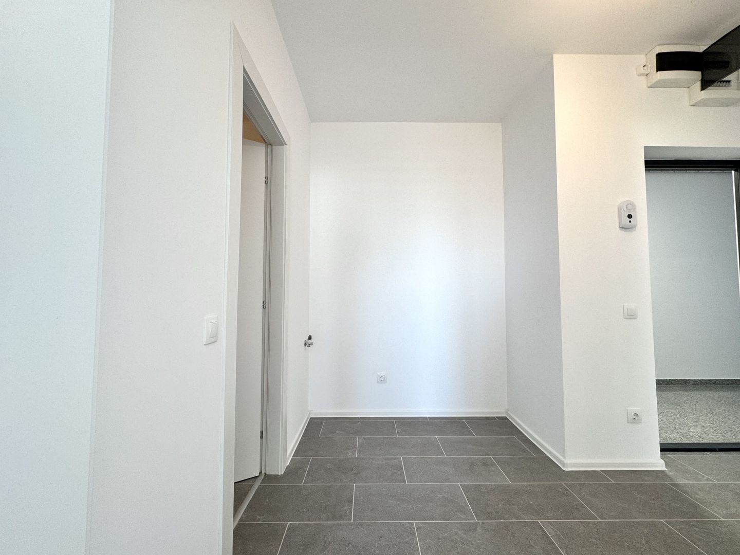 3 camere SU 74 mp + terasa 13.5 mp - Sector 1 - Poză 12