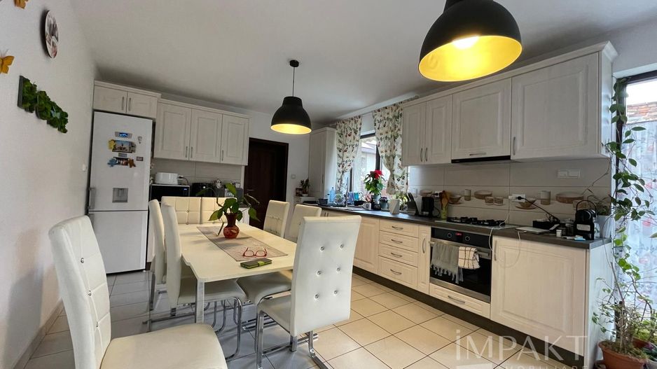 Casa  cu 4 Camere si Garaj in Cartierul Someseni, Cluj-Napoca - Poză 22