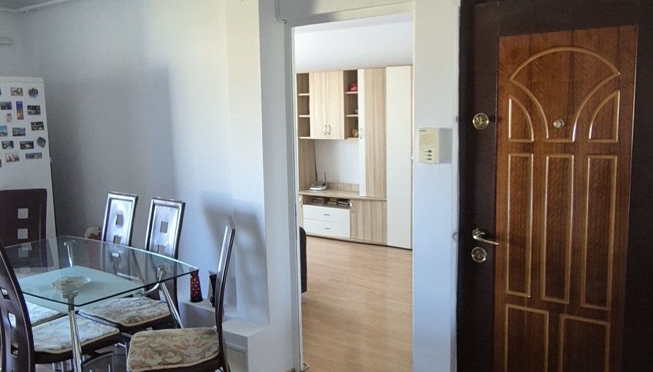 Apartament de vanzare 3 camere 46mp utili mobilat utilat boxa Ampoi 3 - Poză 3
