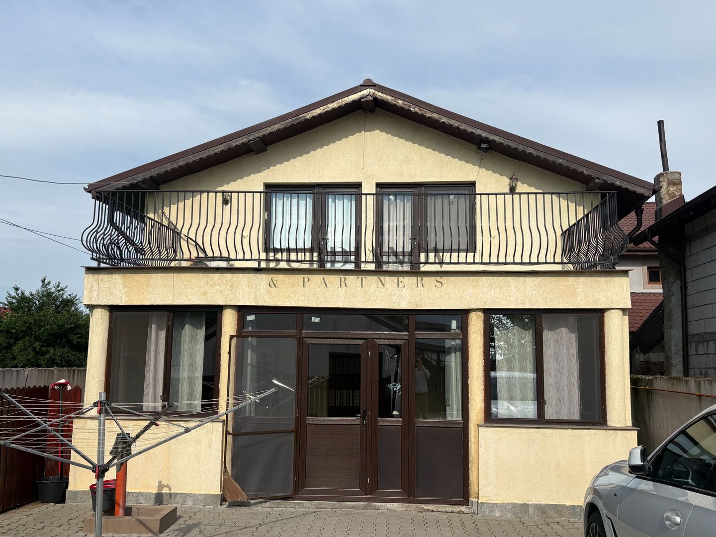 Casă cu 5 dormitoare + Garaj - Islaz - Comuna Brănești - Poză 1