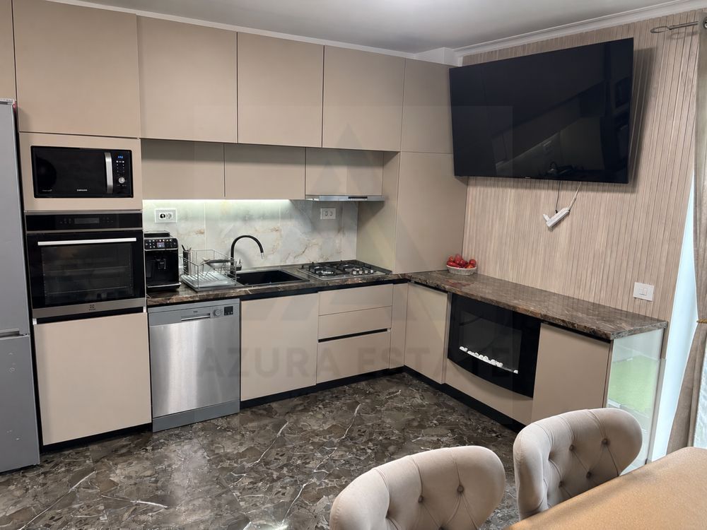Apartament 3 camere  Curte proprie  Complet mobilat și utilat - Poză 2