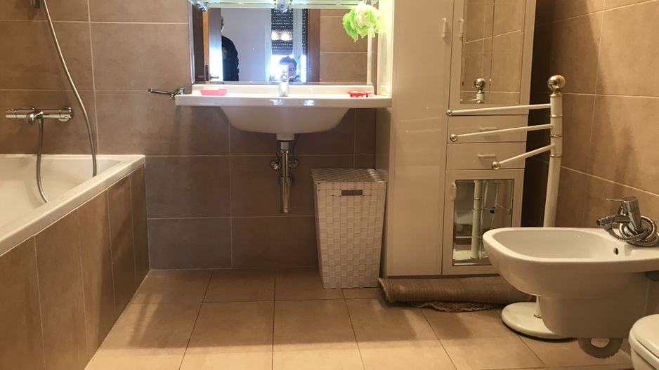 Apartament generos 3 camere - Poză 8