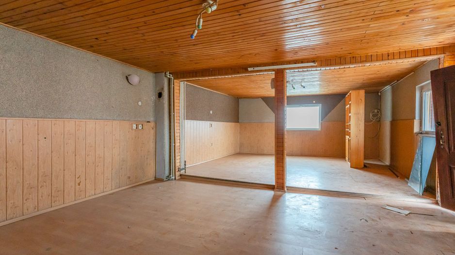 Casa transformată în spațiu comercial - Oportunitate de investitie! - Poză 8