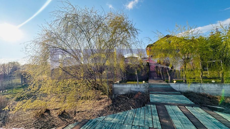 VILA DE VANZARE PE LAC | CREVEDIA | 7 CAMERE - Poză 34