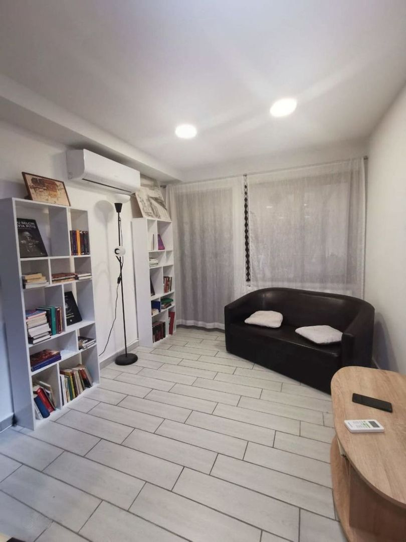 APARTAMENT CU TERASA SI CURTE | GORJULUI | APUSULUI - Poză 3